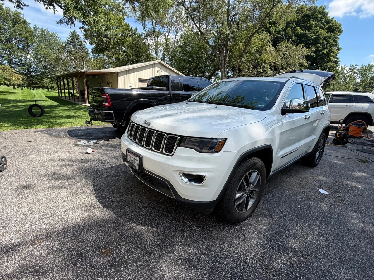 Mobile SUV exterior detailing on location — Lewis Center, Ohio
